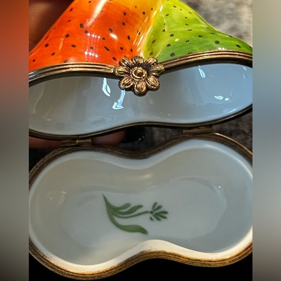 Limoges pears with painted flower inside one of a kind, authentic - Picture 5 of 6